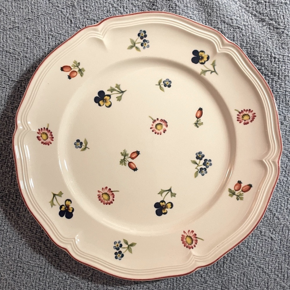 Villeroy & Boch Petite Fleur Salad Plate Multi Flower Sprigs